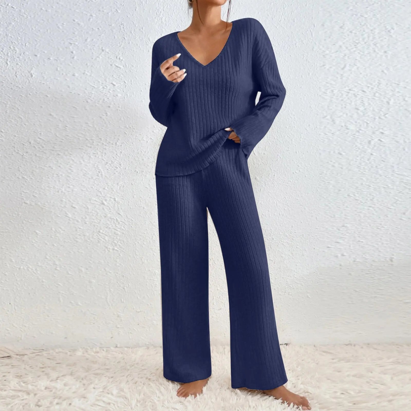 VIVIENNE | Two-Piece Set with Straight Trousers and V-Neck Top